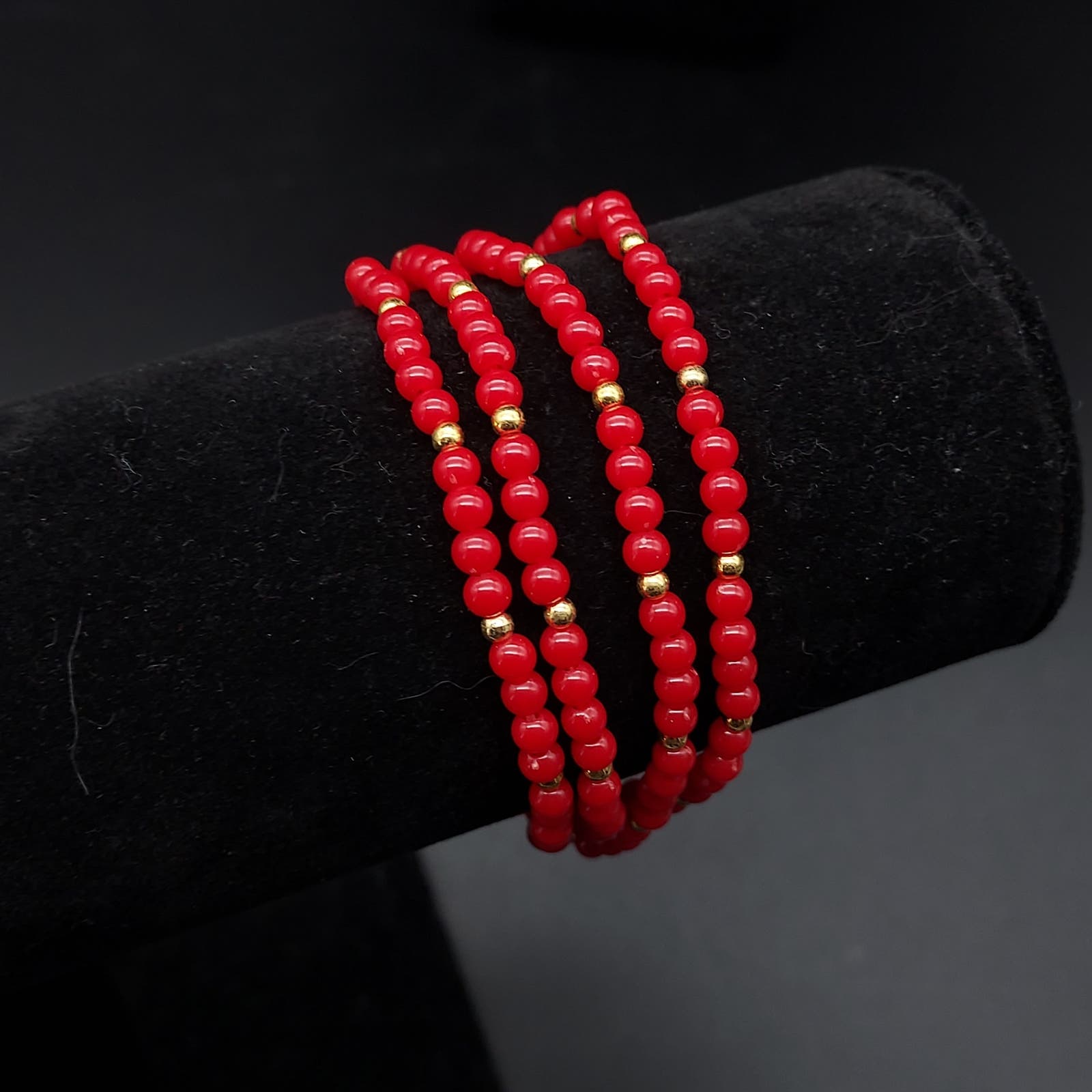 Vintage Marvella Red Plastic Beaded Bracelet Multi Strand Costume Jewelry 10$